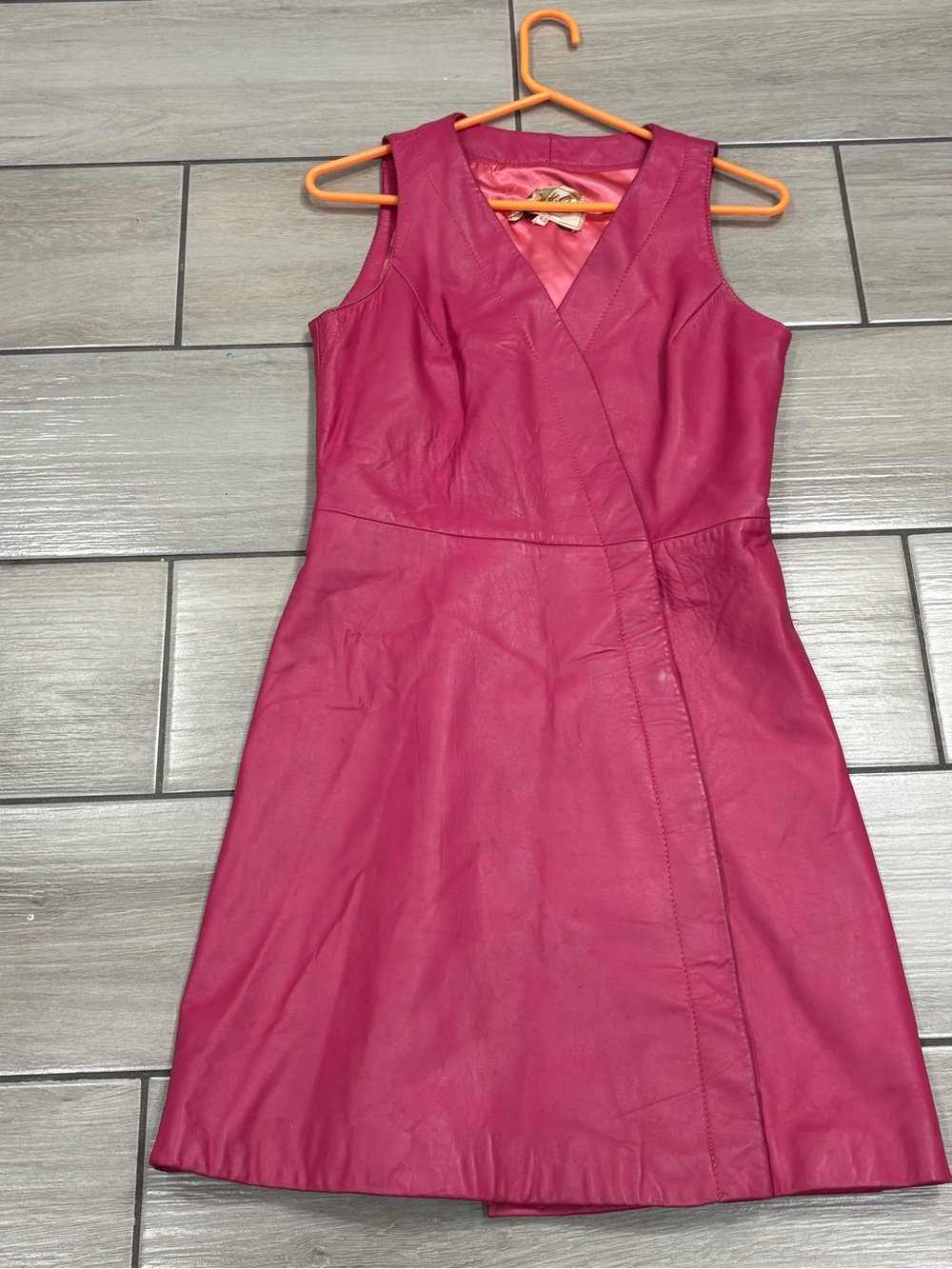 Vintage 60s Leather Beged Or Israel Couture pink leather dress size 42 - Picture 2 of 14